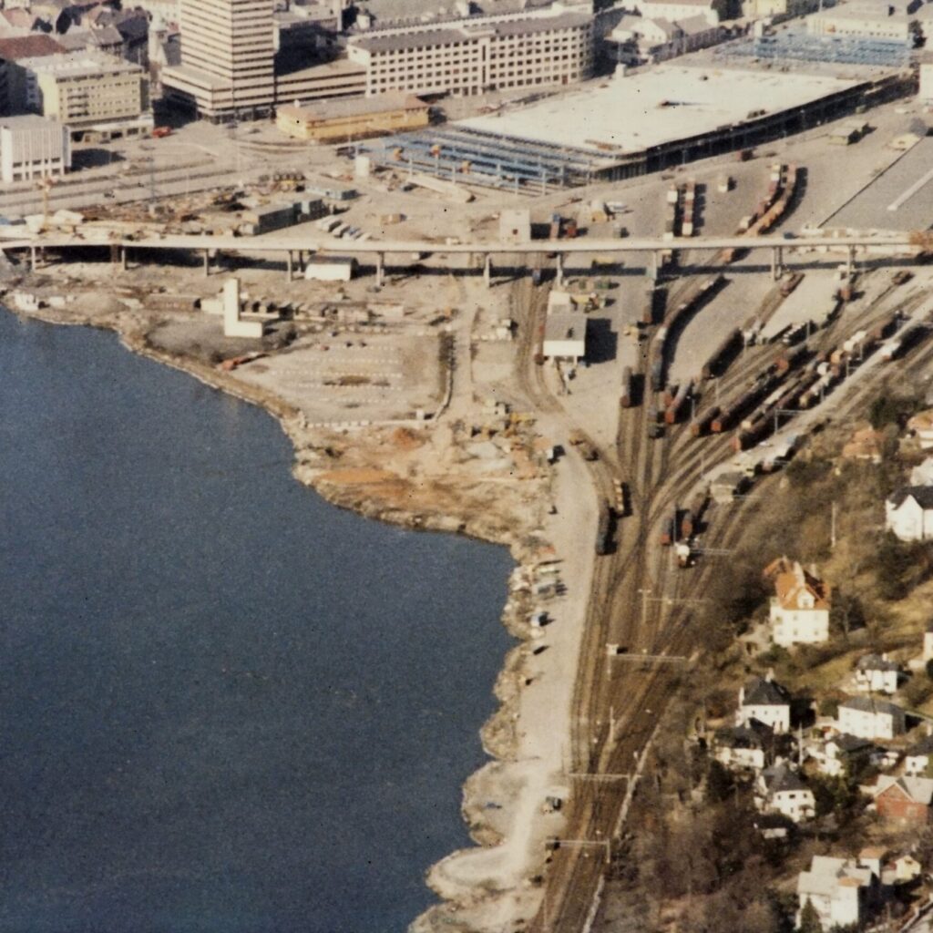 Bilde av Nygårdstangen og bygging av ByGarasjen på 80-tallet